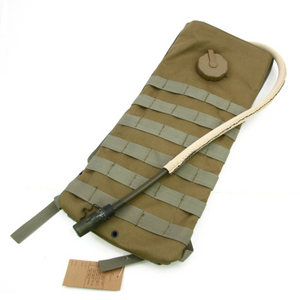 2.5L MOLLE HYDRATION PACK(TAN)